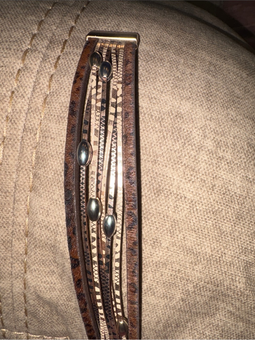 Multi-Row Leather and Beaded Bracelets with magnetic closure - Picture 3 of 4